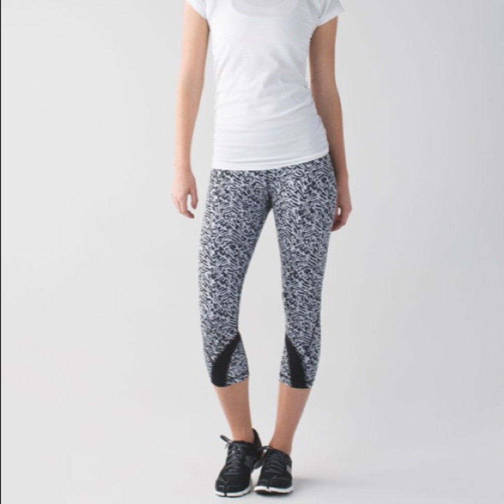 • Lululemon • Run Inspire Crop Leggings Black 8